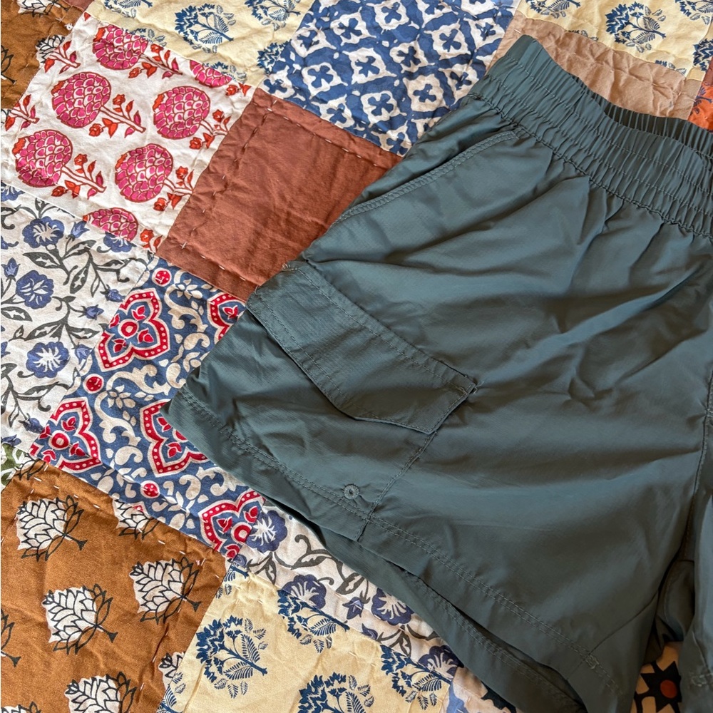 Columbia shorts size medium - Picture 3 of 13